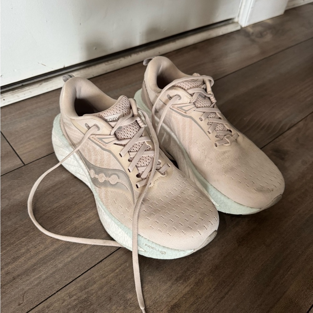 Saucony Triumph 22 Women’s running shoes